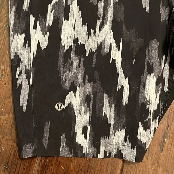 Lululemon T.H.E. Short *Luxtreme Liner 9" Rock Face Mercury Black Size Medium - Picture 8 of 15